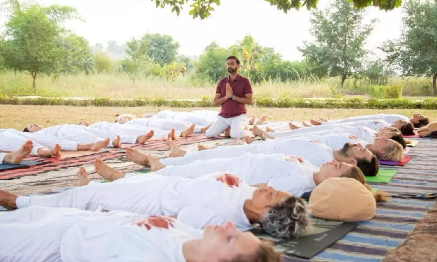 Yoga Healing: రీల్స్ యుగంలో యోగాతో రిలాక్స్.. టెక్కీలు, యువతకు డిజిటల్ డిటాక్స్ ఇలా..
