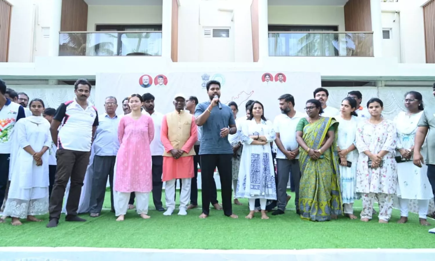 గోదావరి ఒడ్డున డెస్టినేషన్ యోగా.. కోనసీమ అందాలను ప్రపంచానికి చాటేలా సరికొత్త ప్రయోగం!
