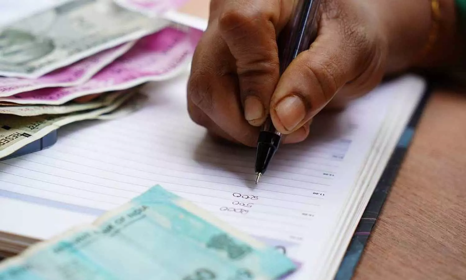 How to Become Debt Free Quickly? Finance Tips Here