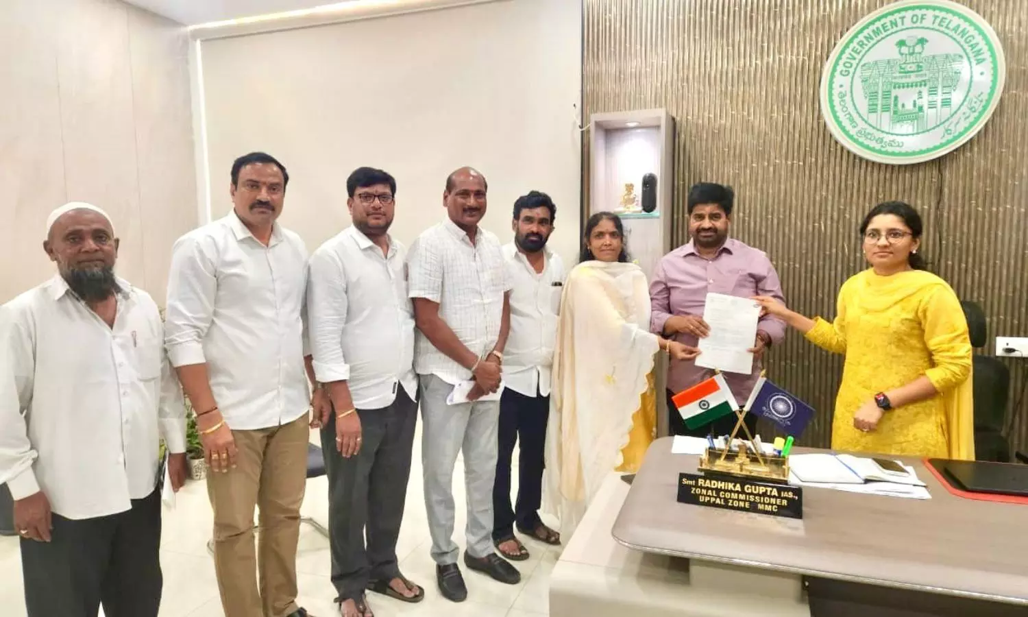 పీర్జాదిగూడ, మేడిపల్లి ప్రజా సమస్యలు పరిష్కరించండి: జోనల్ కమిషనర్‌కు మాజీ మేయర్ జక్క వెంకట్ రెడ్డి వినతి!
