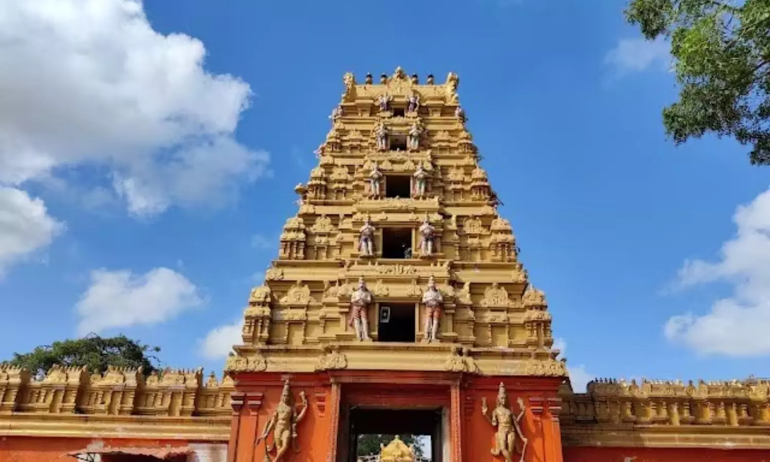 Kondagattu: తెలంగాణ ఇలవేల్పు కొండగట్టు అంజన్న రహస్యం...ఇలాంటి విగ్రహం మరెక్కడా కనిపించదు Kondagattu: తెలంగాణ ఇలవేల్పు కొండగట్టు అంజన్న రహస్యం...ఇలాంటి విగ్రహం మరెక్కడా కనిపించదు