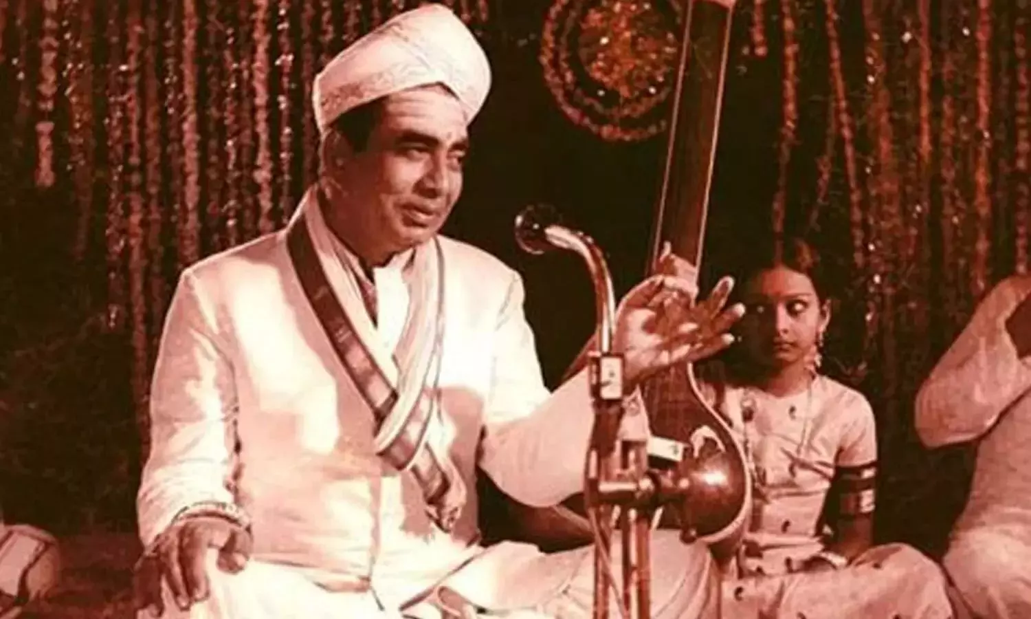 Shankarabharanam: సినీ భగవద్గీత శంకరాభరణం... కళా విశ్వనాథుడి అభిషేకం