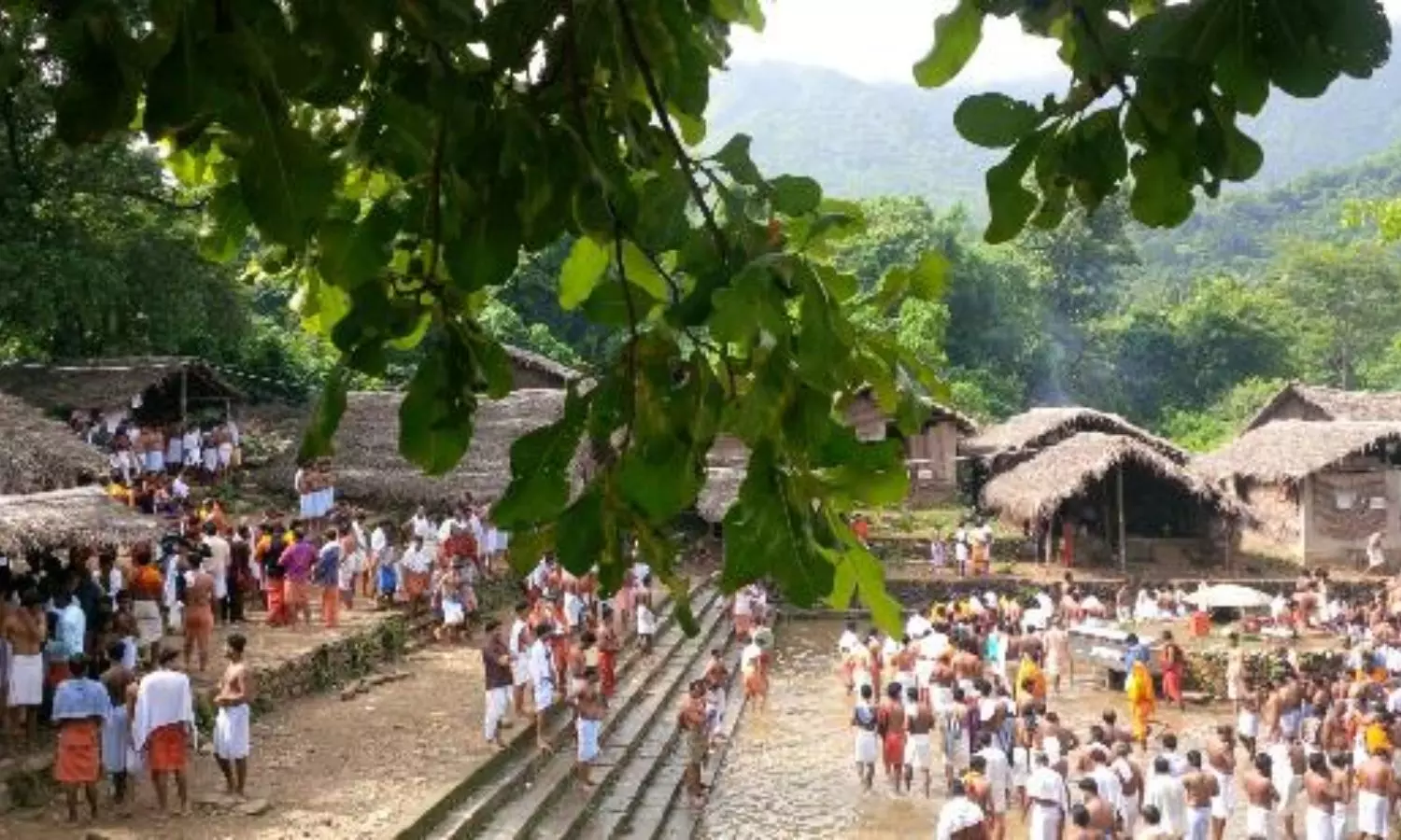 Kottiyoor Shiva Temple: భక్తుల కోసం నెల రోజులే స్వామివారి దర్శనం...11 నెలలు ప్రకృతి స్వాధీనం Kottiyoor Shiva Temple: భక్తుల కోసం నెల రోజులే స్వామివారి దర్శనం...11 నెలలు ప్రకృతి స్వాధీనం