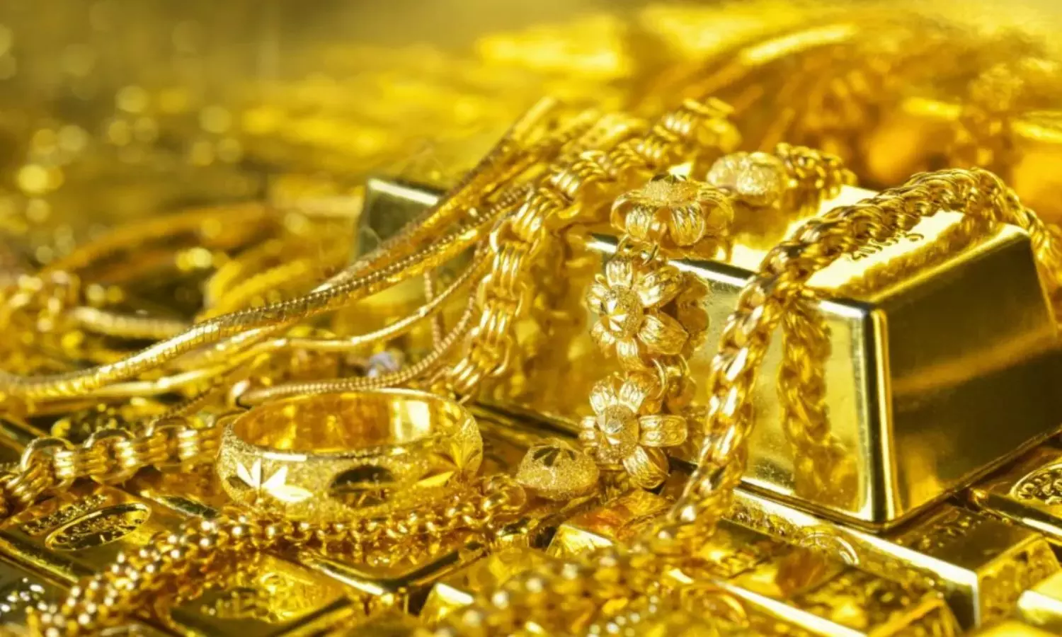 Gold Prices Today: బంగారం కొనాలా వద్దా?...సంశయంలో పసిడి ప్రియులు...ఈరోజు ధరలు ఇవే Gold Prices Today: బంగారం కొనాలా వద్దా?...సంశయంలో పసిడి ప్రియులు...ఈరోజు ధరలు ఇవే