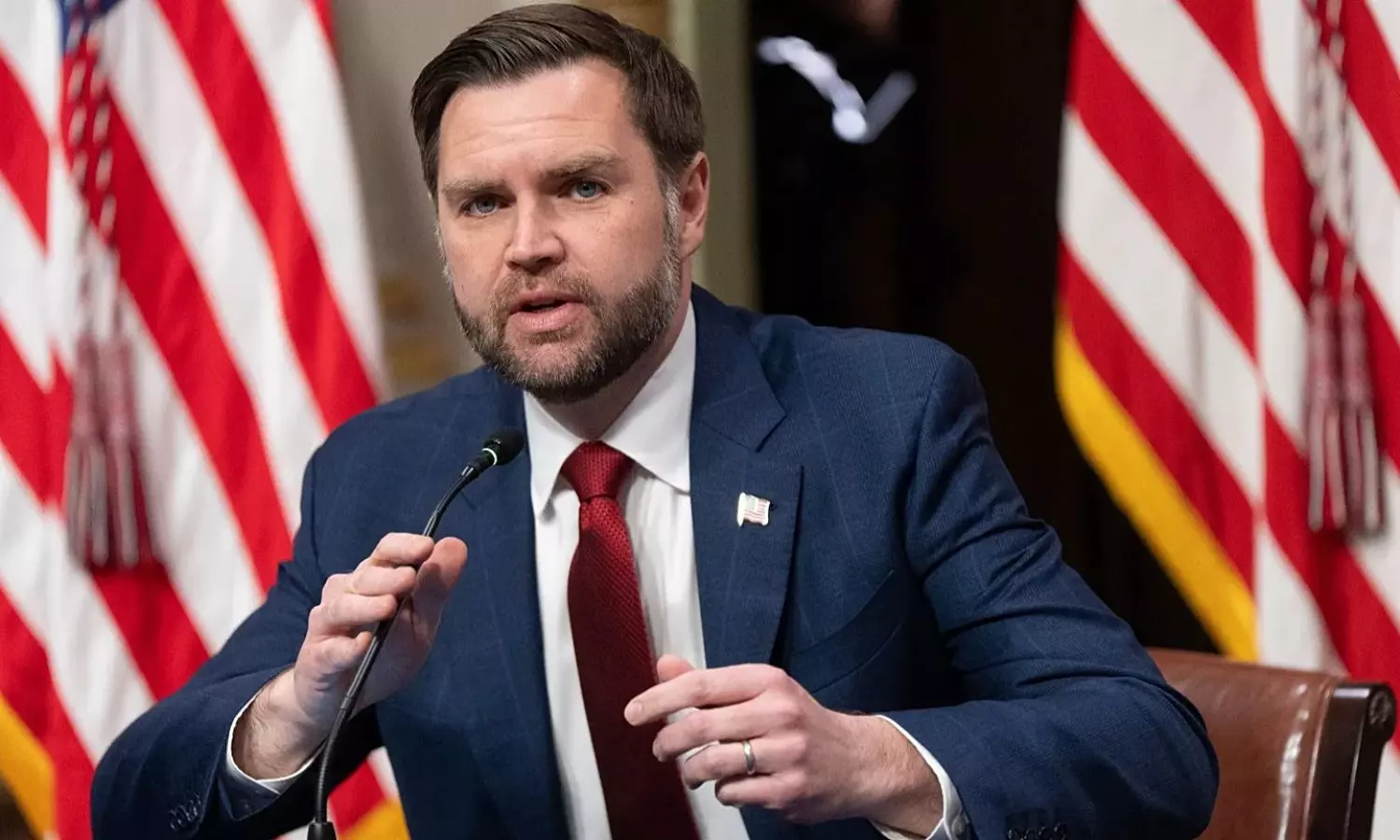 JD Vance 2028 Strategy: జేడీ వాన్స్‌ సరికొత్త వ్యూహం...ప్రత్యర్థిని ఇరుకునపెడుతూ రాజకీయ ఎత్తుగడ