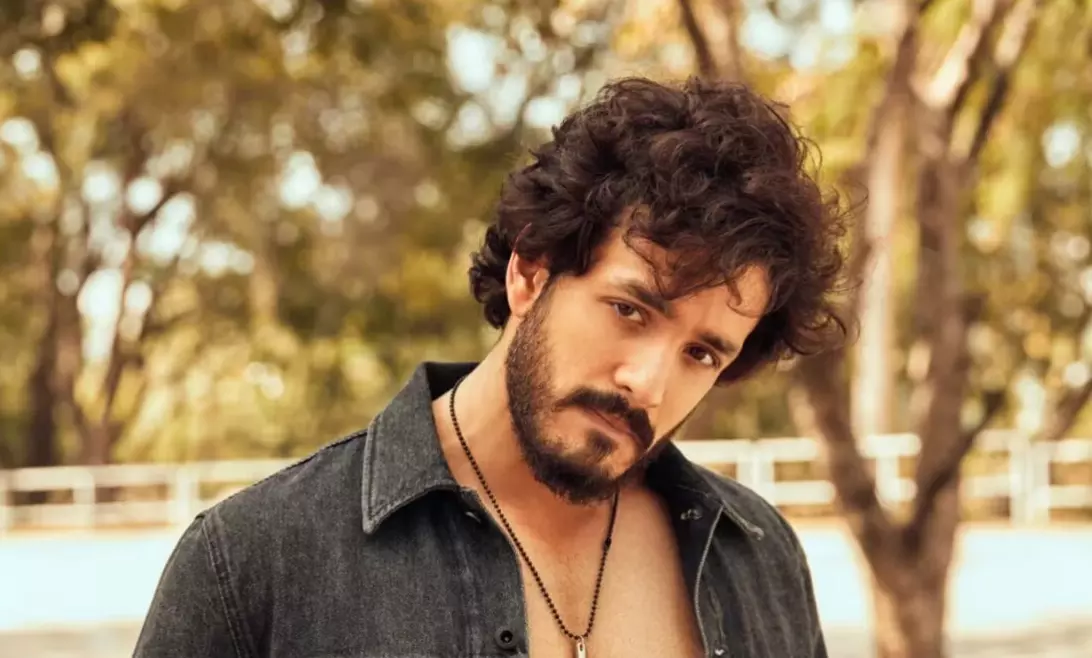 అభిమానులకు షాకింగ్ నిజం చెప్పిన అఖిల్ అక్కినేని..