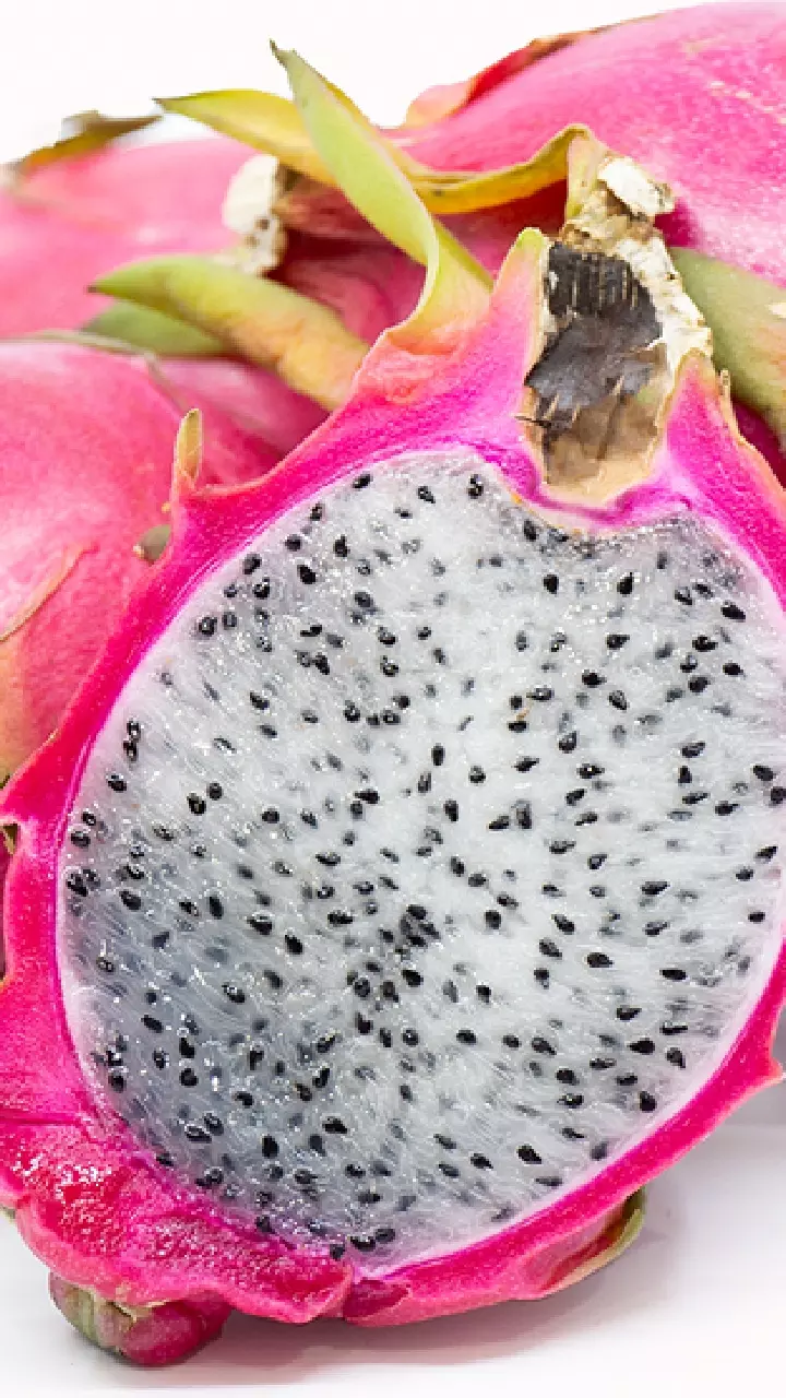 Dragon Fruit : రోగాలన్నింటికీ చెక్ పెట్టే డ్రాగన్ ఫ్రూట్.. దీని అద్భుత ప్రయోజనాలు తెలిస్తే వదిలిపెట్టరు Dragon Fruit : రోగాలన్నింటికీ చెక్ పెట్టే డ్రాగన్ ఫ్రూట్.. దీని అద్భుత ప్రయోజనాలు తెలిస్తే వదిలిపెట్టరు
