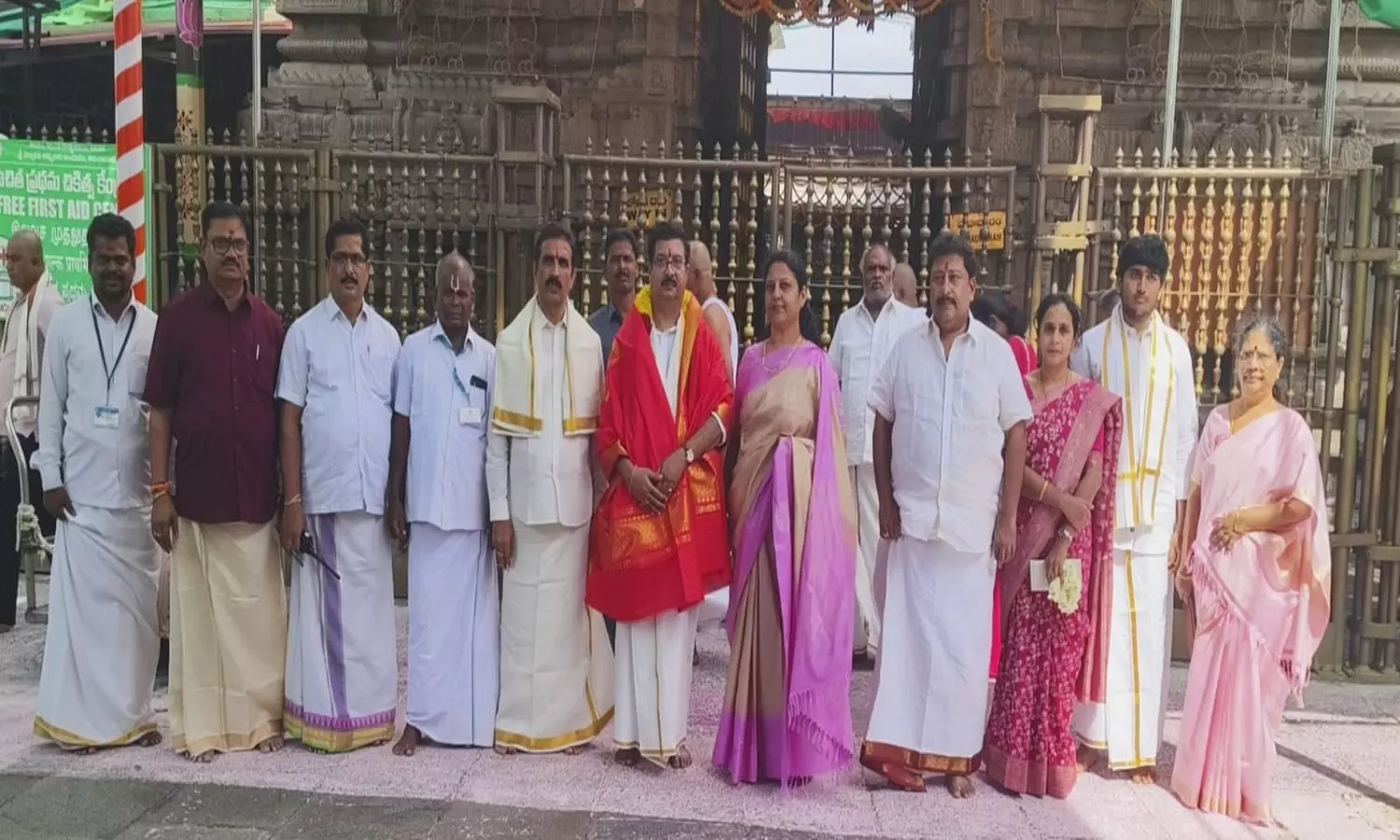 తిరుచానూరు అమ్మవారిని దర్శించుకున్న హైకోర్టు న్యాయమూర్తి జస్టిస్ బి.వి.ఎల్.ఎన్. చక్రవర్తి!