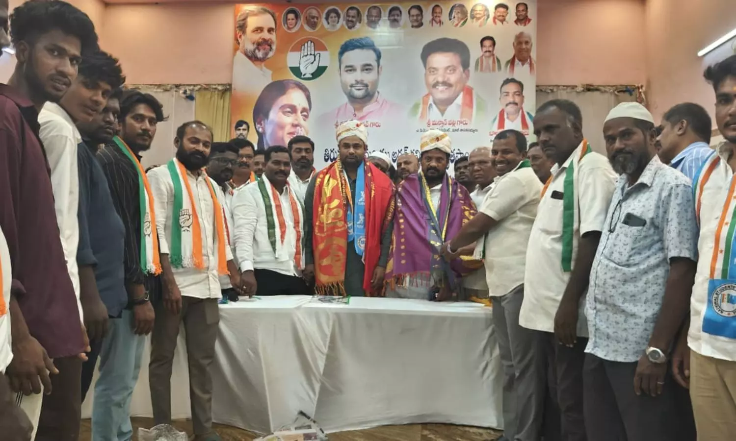 తిరుపతిలో కాంగ్రెస్ పార్టీ సంస్థాగత సమీక్ష.. రంగంలోకి పీసీసీ వర్కింగ్ ప్రెసిడెంట్ మస్తాన్ వలి! తిరుపతిలో కాంగ్రెస్ పార్టీ సంస్థాగత సమీక్ష.. రంగంలోకి పీసీసీ వర్కింగ్ ప్రెసిడెంట్ మస్తాన్ వలి!
