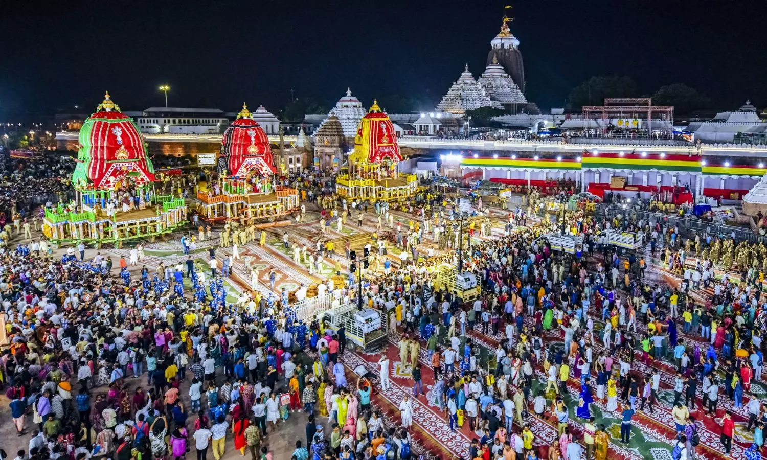 పూరీ రథయాత్ర రహస్యం...గుండీచా ఆలయంలో వారం రోజులు ఎందుకు ఉంటారో తెలుసా? పూరీ రథయాత్ర రహస్యం...గుండీచా ఆలయంలో వారం రోజులు ఎందుకు ఉంటారో తెలుసా?