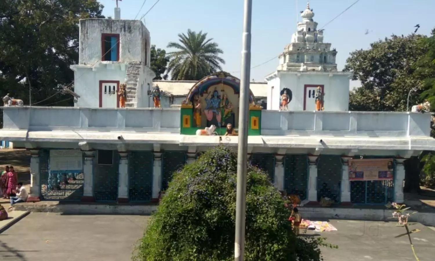 Puranapul Shiva Temple: భాగ్యనగరంలో 400 ఏళ్లనాటి శివాలయం... వరదల నుంచి పురానాపూల్ను కాపాడిన మహాశివుడు Puranapul Shiva Temple: భాగ్యనగరంలో 400 ఏళ్లనాటి శివాలయం... వరదల నుంచి పురానాపూల్ను కాపాడిన మహాశివుడు