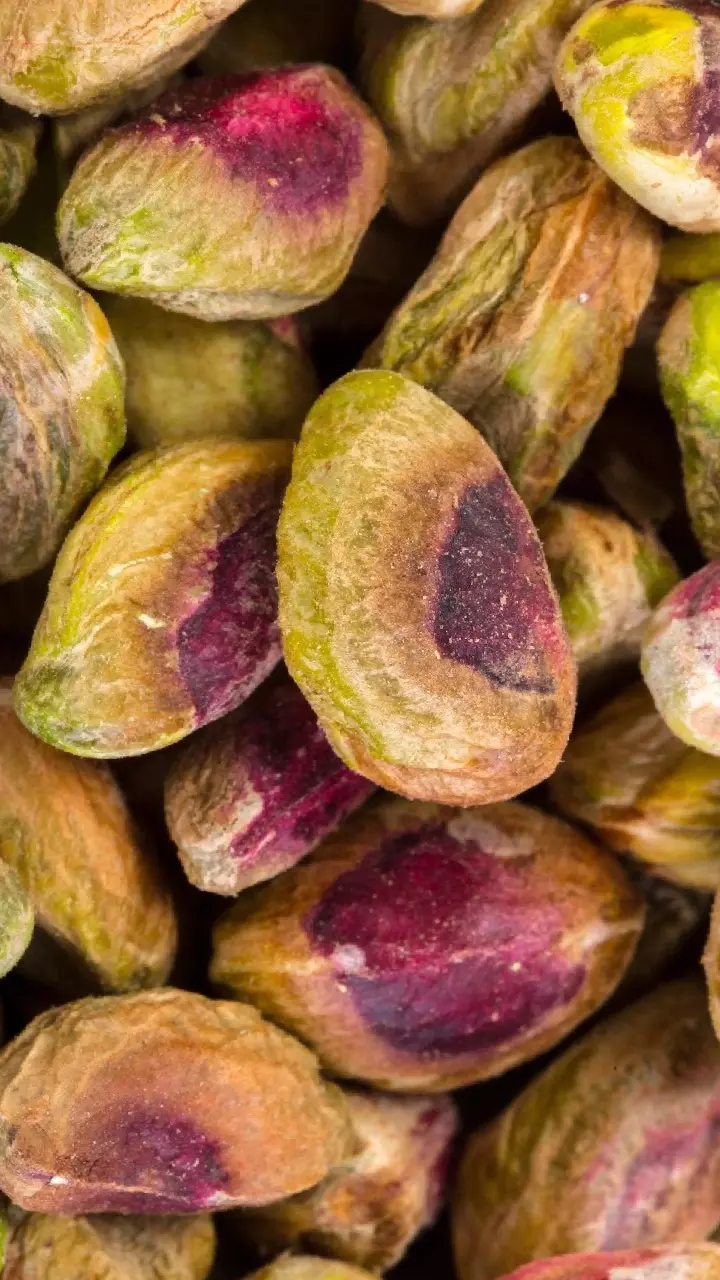 Pistachios : చిటికెలో శరీరం ఫుల్ యాక్టీవ్ అవ్వాలంటే ఇవి తినాల్సిందే Pistachios : చిటికెలో శరీరం ఫుల్ యాక్టీవ్ అవ్వాలంటే ఇవి తినాల్సిందే