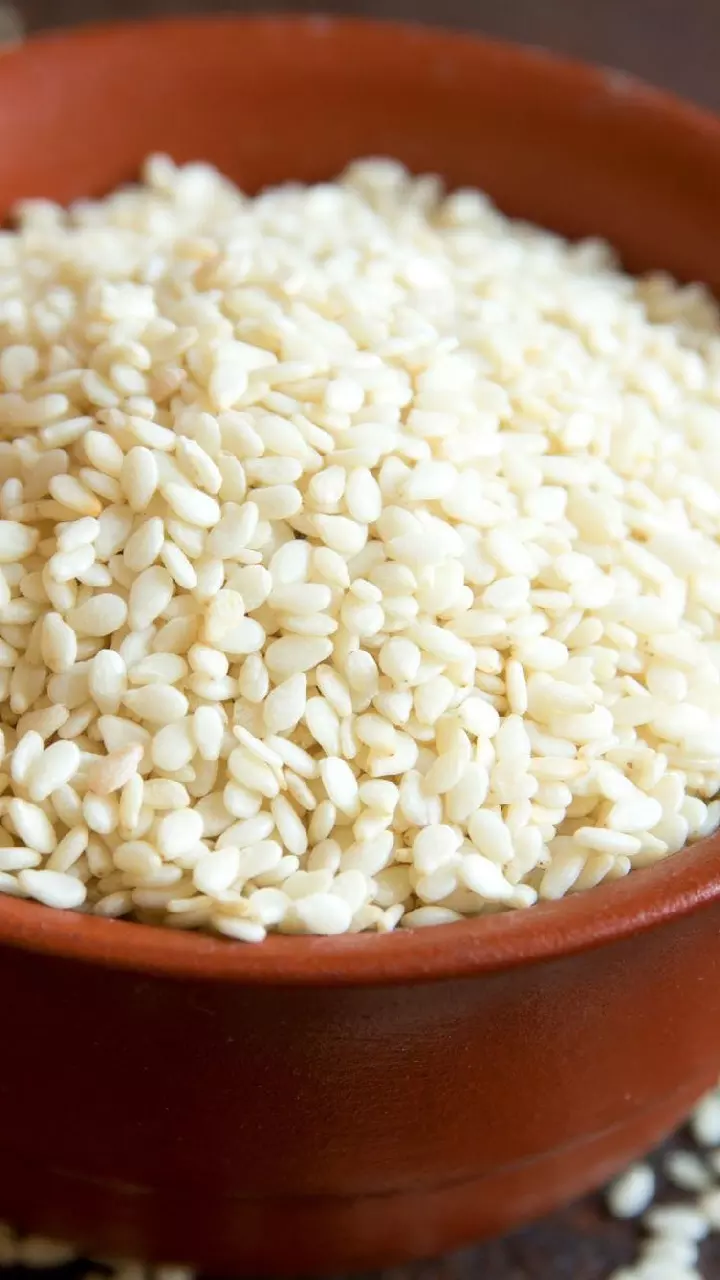 Sesame Seeds : రోజుకో స్పూన్ చాలు.. ఏళ్ల తరబడి పట్టిపీడిస్తున్న అరికాళ్ల మంటలకు చెక్ Sesame Seeds : రోజుకో స్పూన్ చాలు.. ఏళ్ల తరబడి పట్టిపీడిస్తున్న అరికాళ్ల మంటలకు చెక్