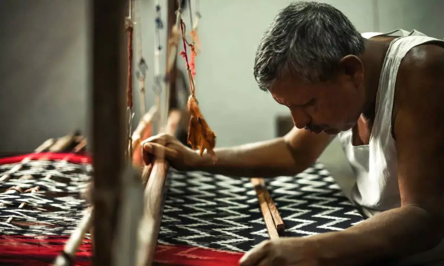 National Handloom Day 2026: శతాబ్ధాలనాటి చేనేత కళ... సరికొత్త ఆవిష్కరణలతో అద్భుతాలు సృష్టిస్తున్న హ్యాండ్లూమ్స్ National Handloom Day 2026: శతాబ్ధాలనాటి చేనేత కళ... సరికొత్త ఆవిష్కరణలతో అద్భుతాలు సృష్టిస్తున్న హ్యాండ్లూమ్స్
