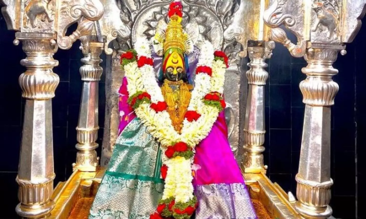 Tuljapur Bhavani Temple: భక్తురాలికోసమే వెలిసిన అమ్మవారు...అడిగింది నిజమైతే ఆ శిల కదులుతుంది