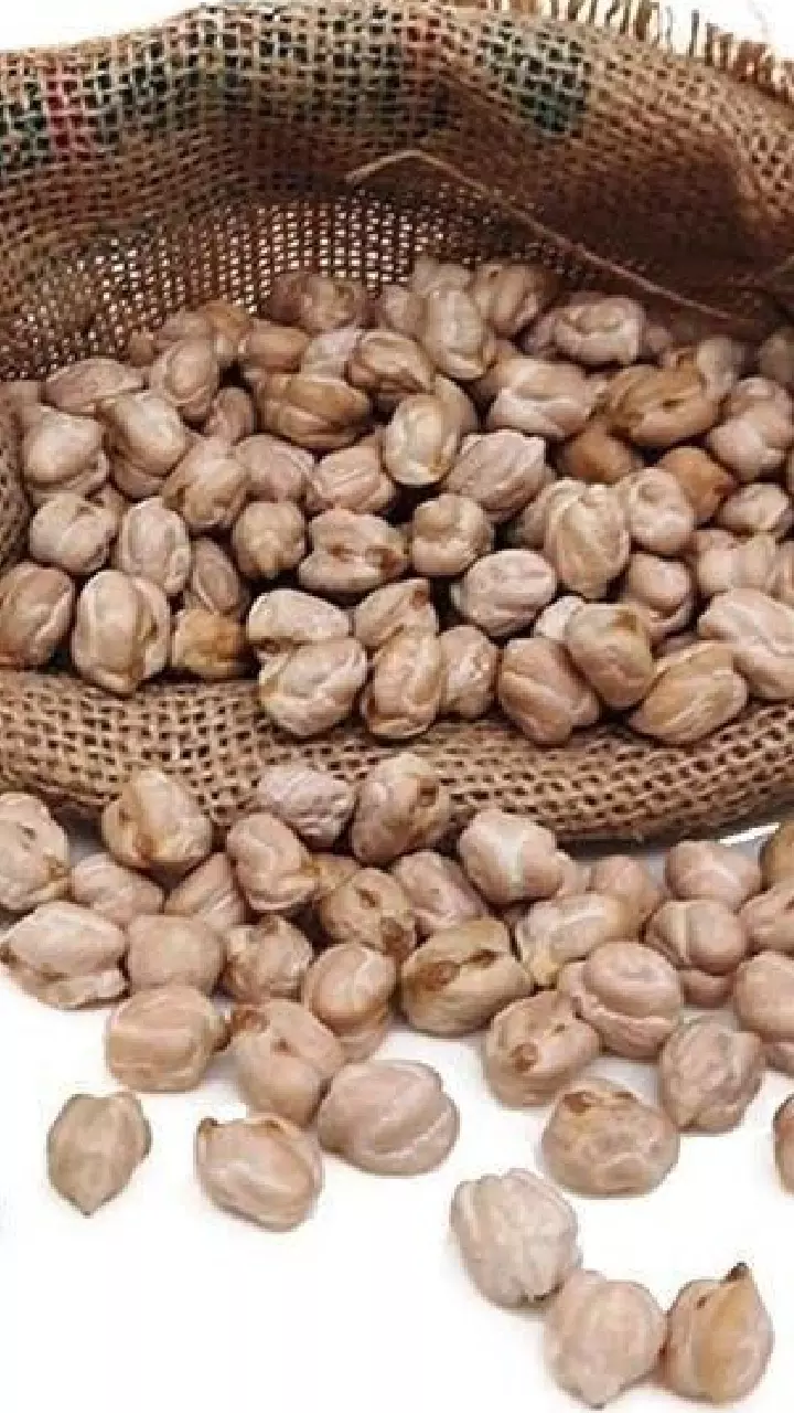 Black Chickpeas: ప్రతిరోజూ గుప్పెడు నానబెట్టిన శనగలు తింటే కలిగే అద్భుత ప్రయోజనాలివే Black Chickpeas: ప్రతిరోజూ గుప్పెడు నానబెట్టిన శనగలు తింటే కలిగే అద్భుత ప్రయోజనాలివే