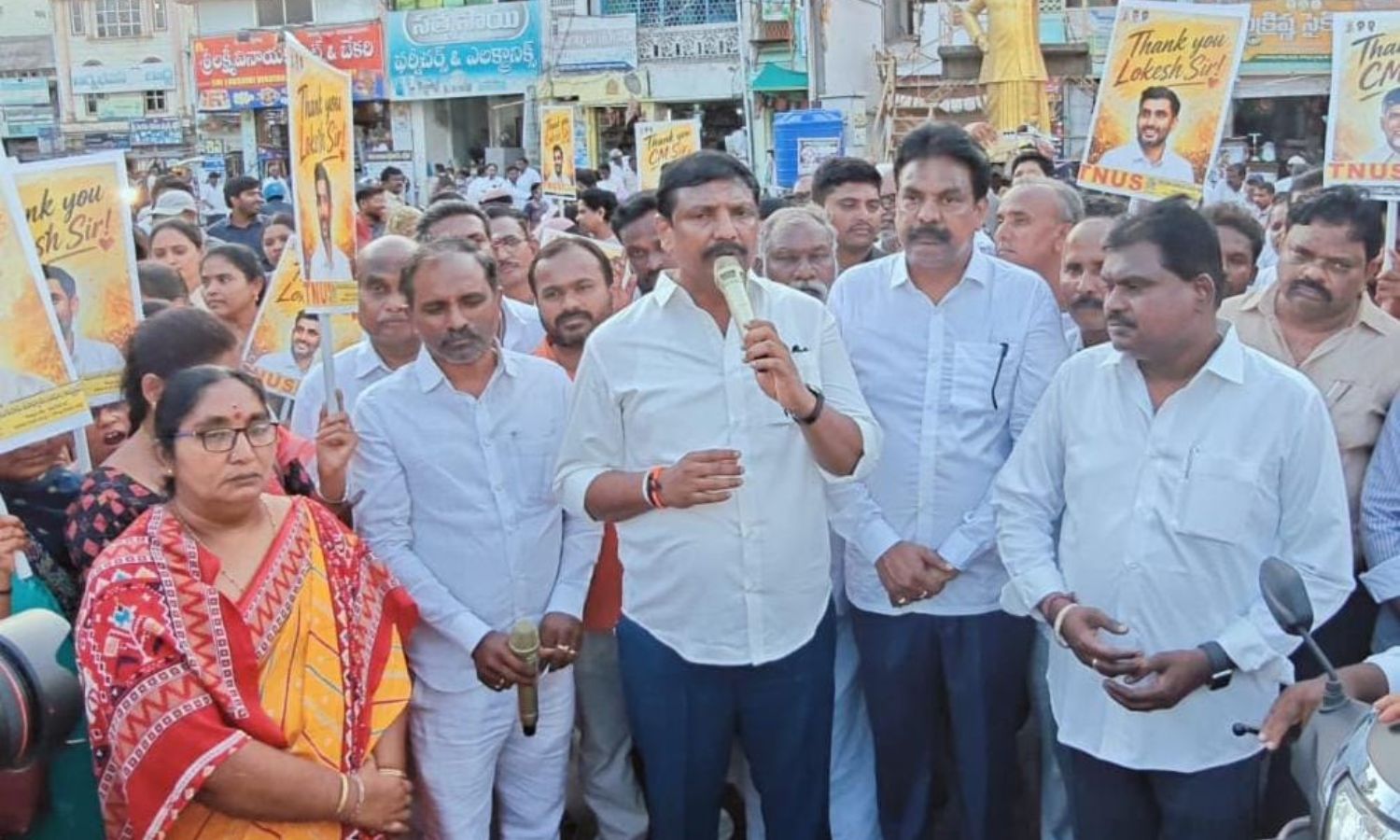 కూటమి నేతల భారీ ర్యాలీ వైఎస్సార్ సీపీ వైఖరిపై తీవ్ర ఆగ్రహం