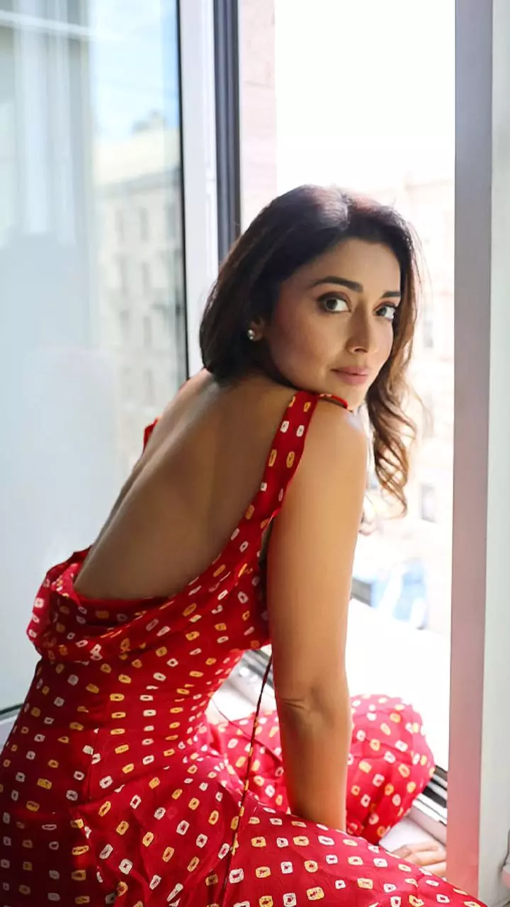 రష్యాలో శ్రియ సమ్మర్ సందడి: అత్తారింటి వకేషన్ పిక్స్ చూశారా?