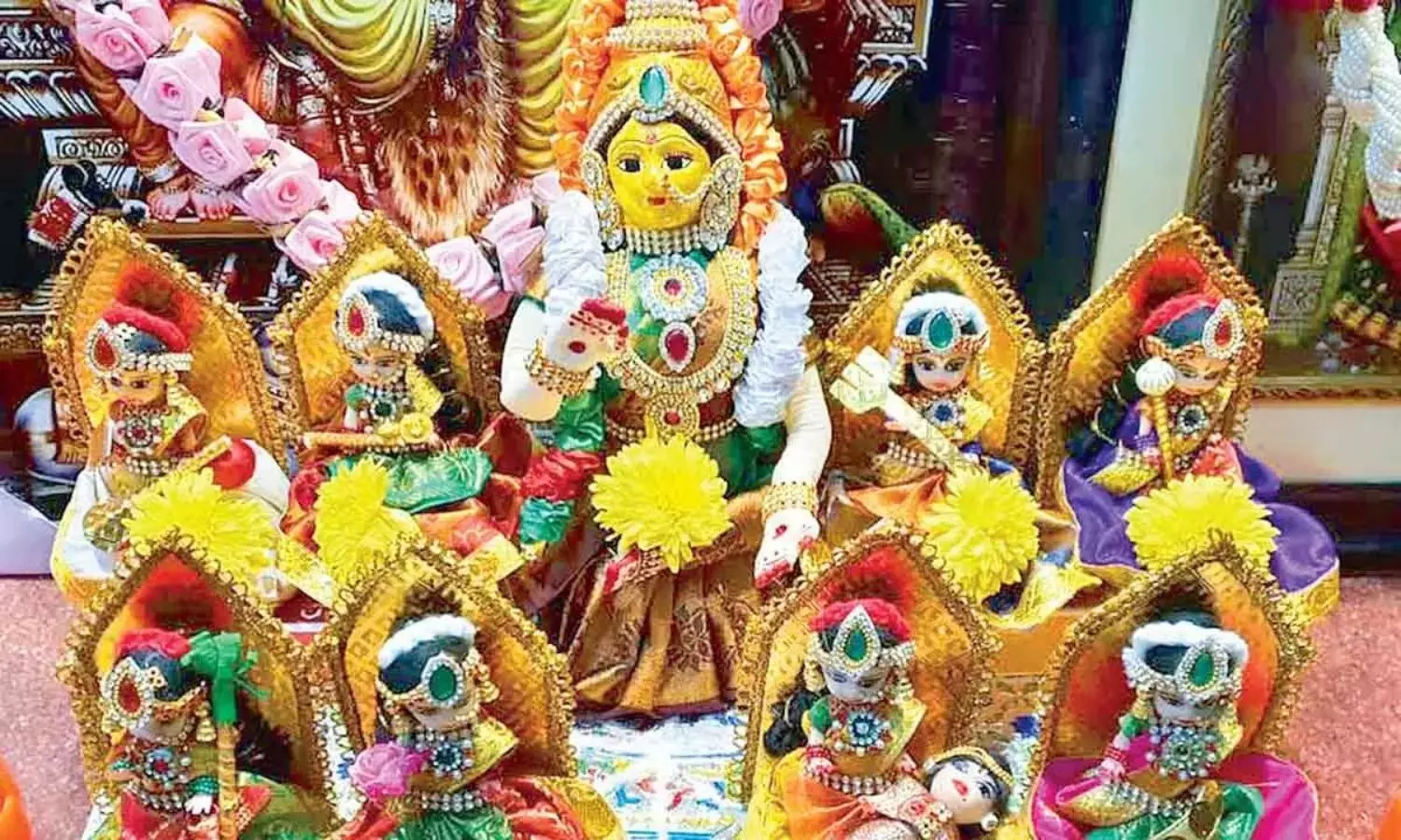 Sravana Masam: శ్రావణమాసంలోనే శ్రీమహాలక్ష్మీని ఎందుకు పూజిస్తారు... ఆంతర్యం ఏమిటి? Sravana Masam: శ్రావణమాసంలోనే శ్రీమహాలక్ష్మీని ఎందుకు పూజిస్తారు... ఆంతర్యం ఏమిటి?
