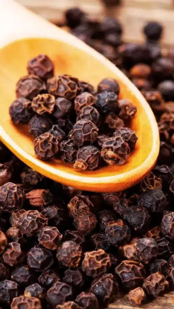 Black Pepper Benefits: రోజూ ఆహారంలో మిరియాలు తీసుకుంటే శరీరంలో జరిగే అద్భుతాలివే!