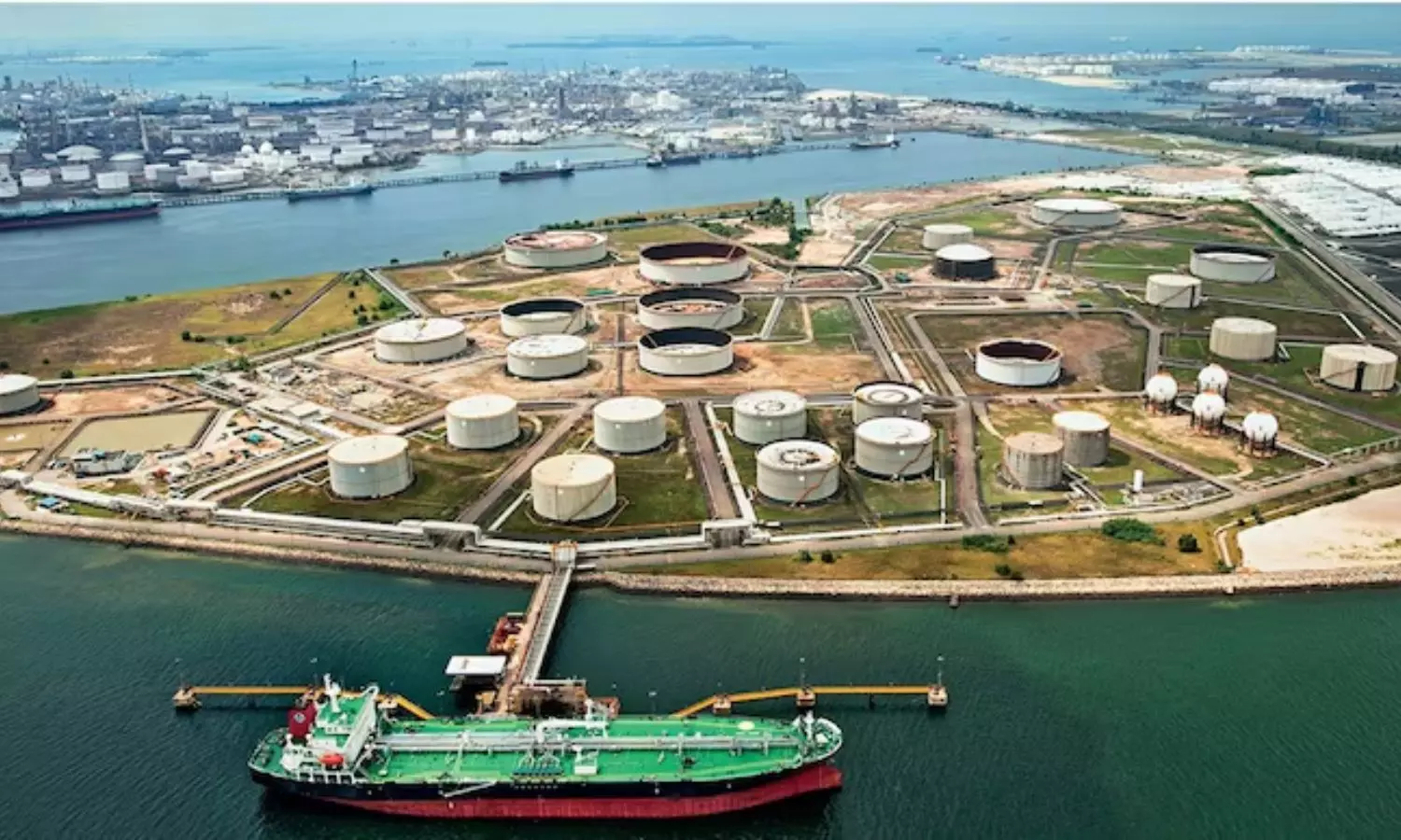 Hormuz Crisis: హోర్ముజ్‌ ఎఫెక్ట్‌... అమెరికాలో మొదలైన చమురు కష్టాలు