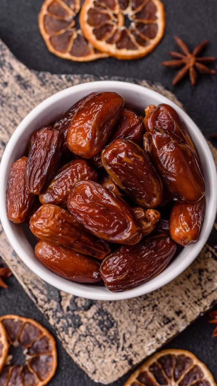 Dates Benefits: వర్షాకాలంలో ఖర్జూరాలు తింటే ఏమవుతుందో తెలుసా? డాక్టర్లు చెప్పే నిజాలివే