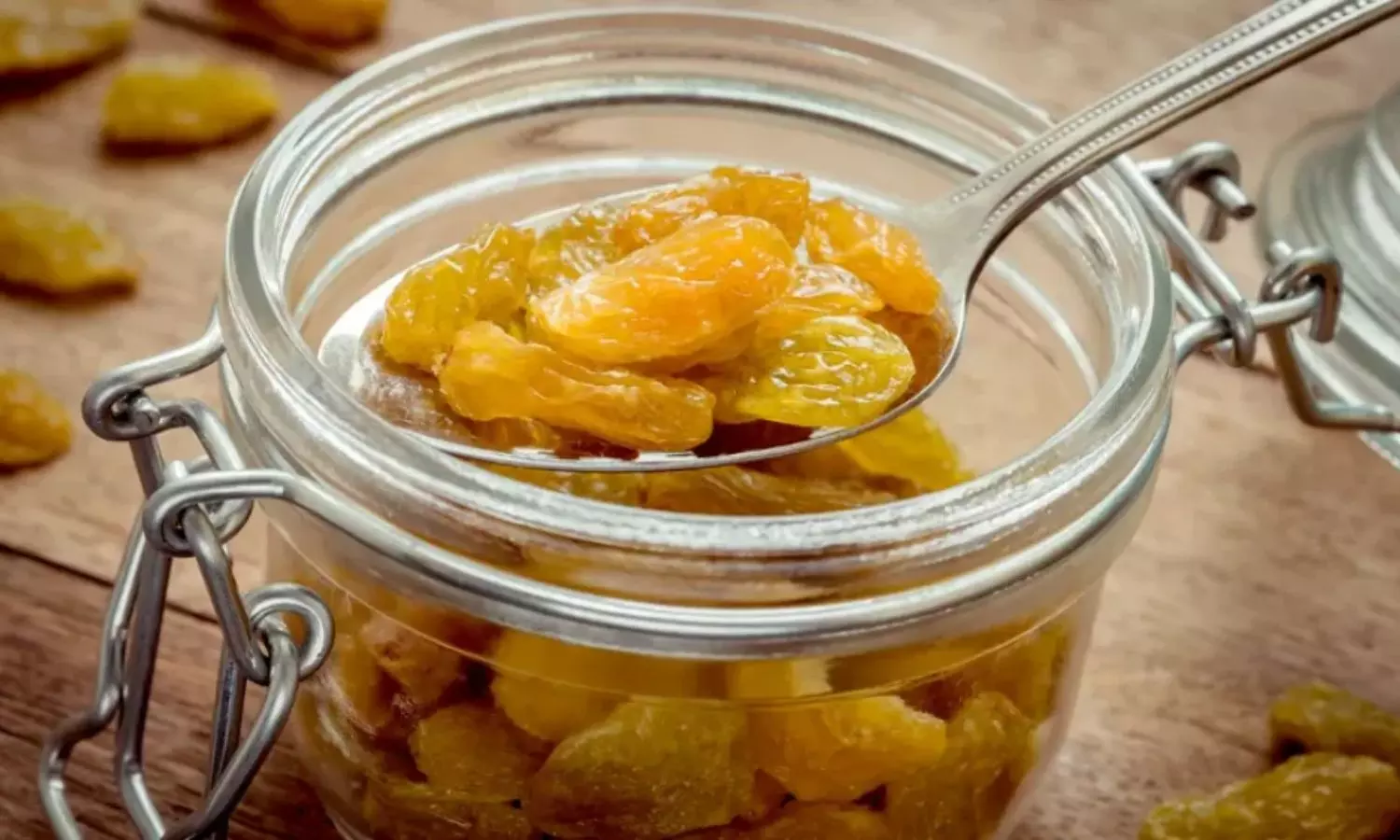 Soaked Raisins
