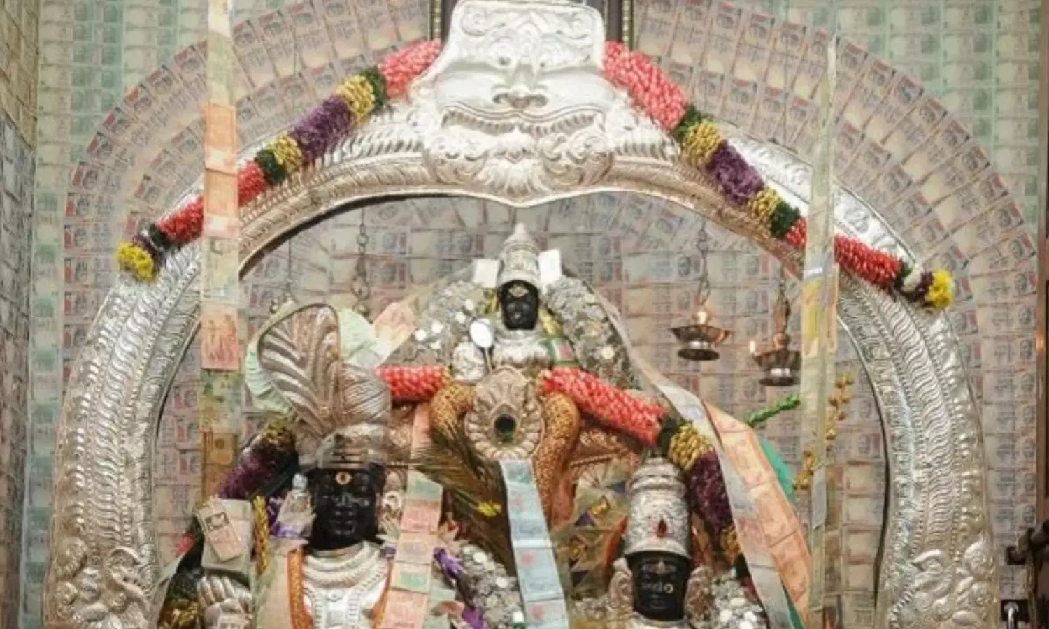 Lakshmi Kubera Temple: ధనాకర్ష లక్ష్మీకుబేర ఆలయం... ఇక్కడి చిల్లి కాణితో కనకవర్షం