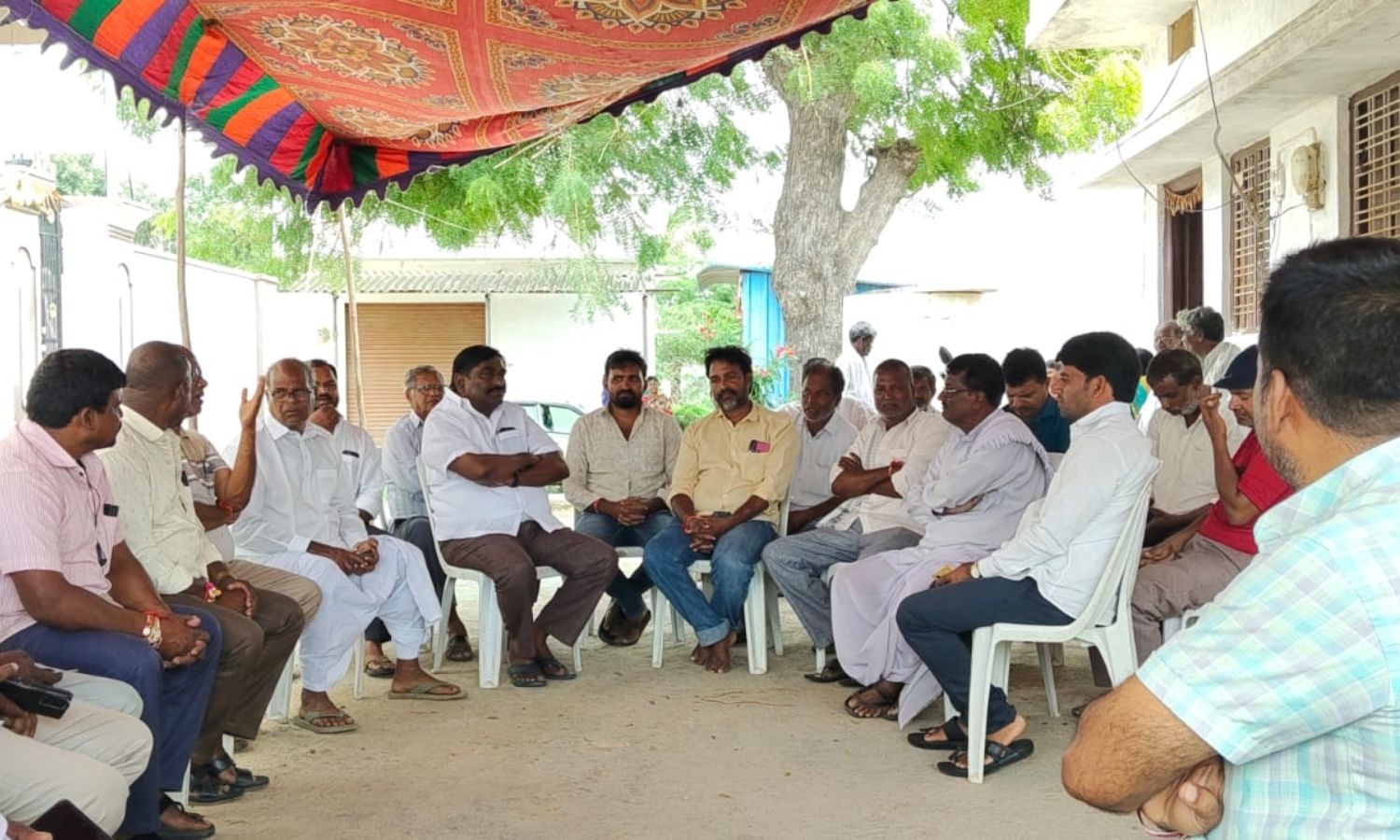 Nagarkurnool: మృతుల కుటుంబాలను పరామర్శించి ఆర్థిక 