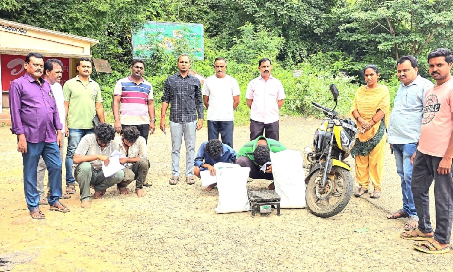 Rampachodavaram: రంపచోడవరంలో 10 కిలోల గంజాయి స్వాధ