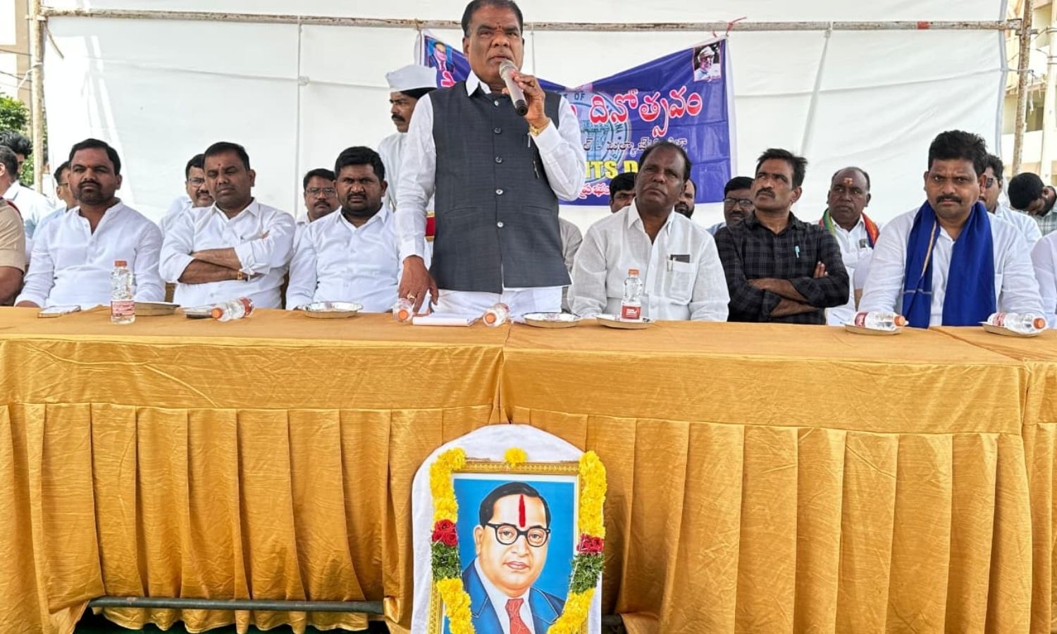 Dubbaka: ఎస్సీ, ఎస్టీలపై వివక్ష లేకుండా అధికారులు 