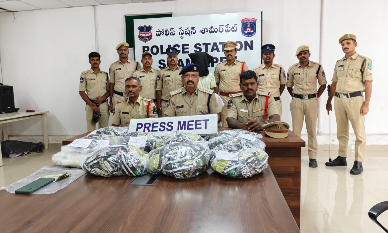 Medchal: శామీర్‌పేటలో గంజాయి చాక్లెట్లు అమ్ముతున్న