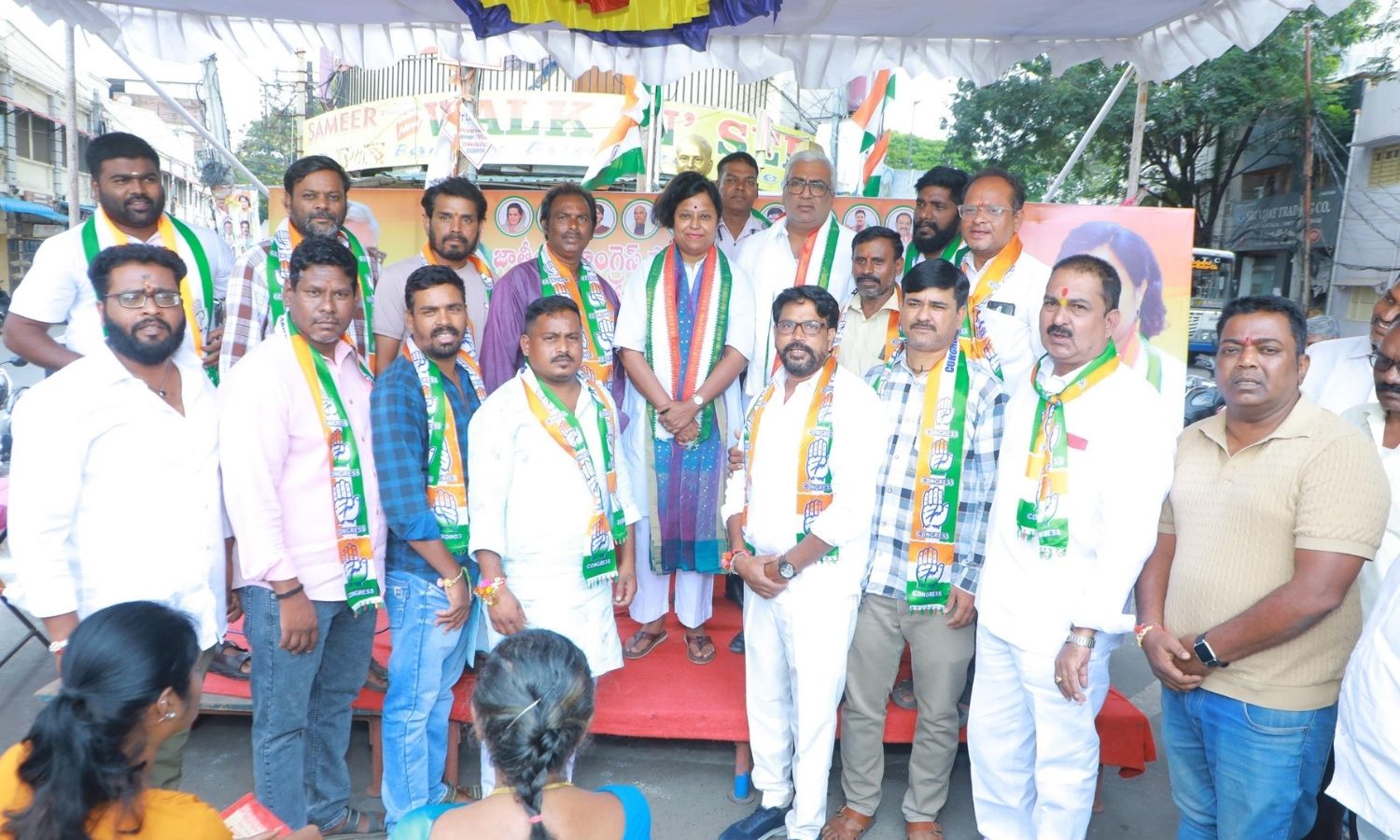 Sanathnagar: కాంగ్రెస్‌లోకి భారీగా చేరికలు.. కండువ