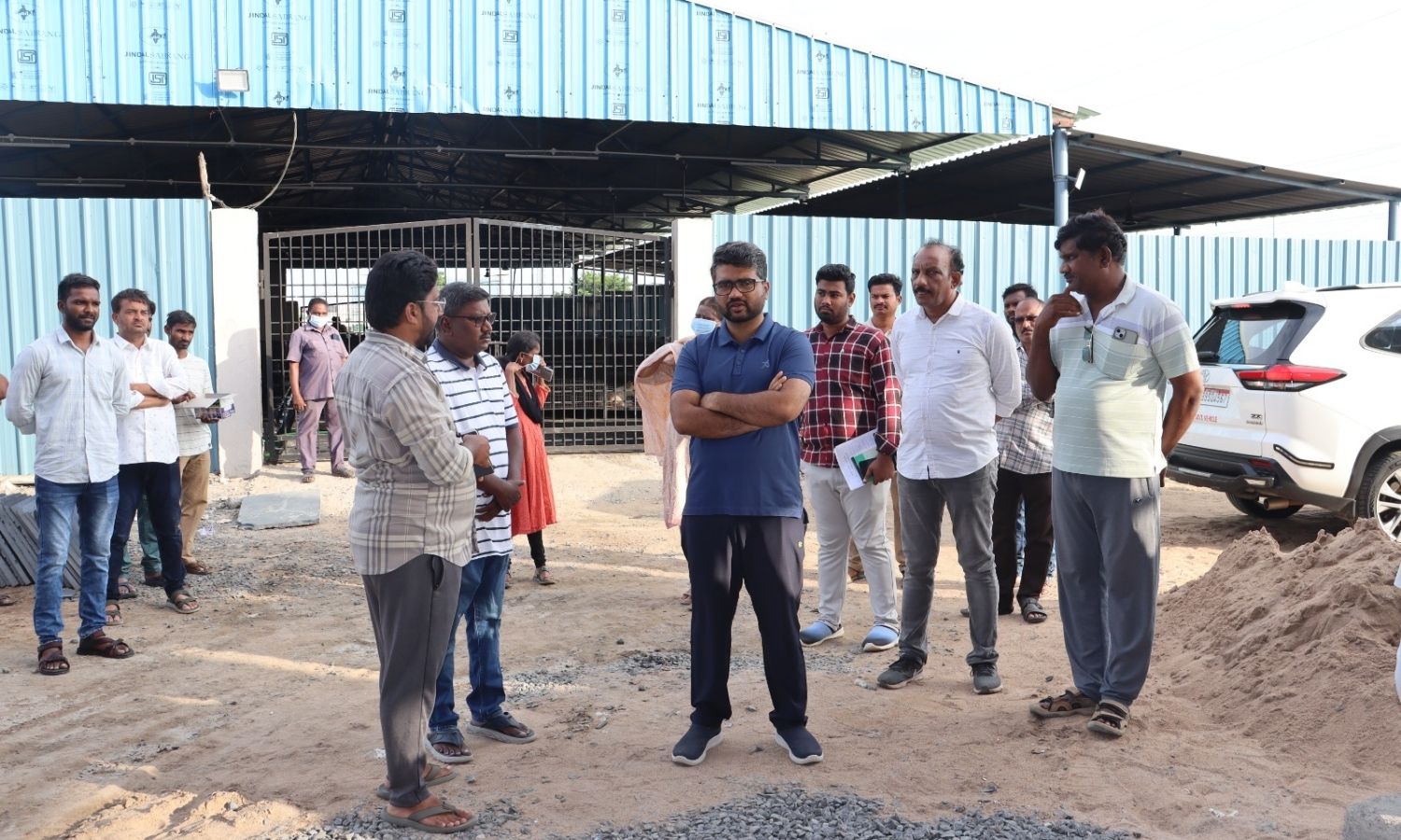 Guntur: పొన్నూరు రోడ్డులోని ఏబీసీ సెంటర్‌ను తనిఖీ 