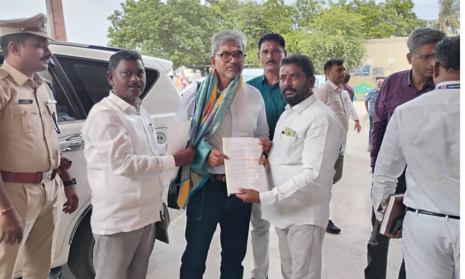 Peddapalli: కొలనూరు రైల్వే స్టేషన్‌లో పలు రైళ్ల ని