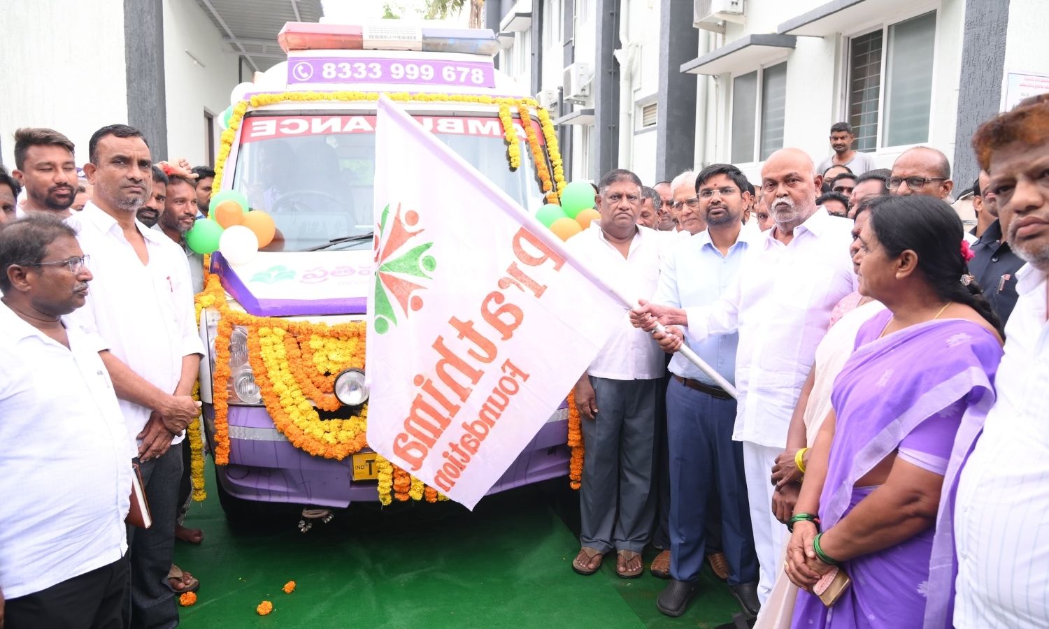 Luxettipet: లక్షెట్టిపేటలో వెంటిలేటర్‌ అంబులెన్స్‌