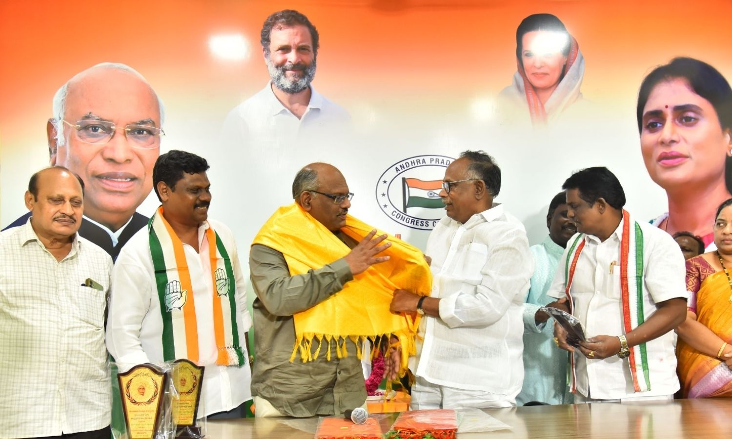 Vijayawada: విజయవాడ ఆంధ్రరత్న భవన్‌లో గిడుగు రామ్మ