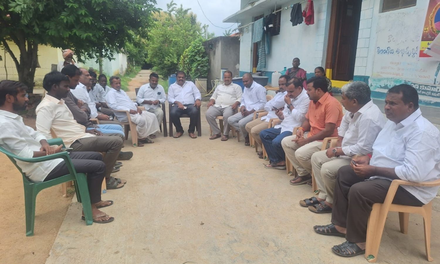Dubbaka: జింక కనకయ్య కుటుంబాన్ని పరామర్శించిన చెరు