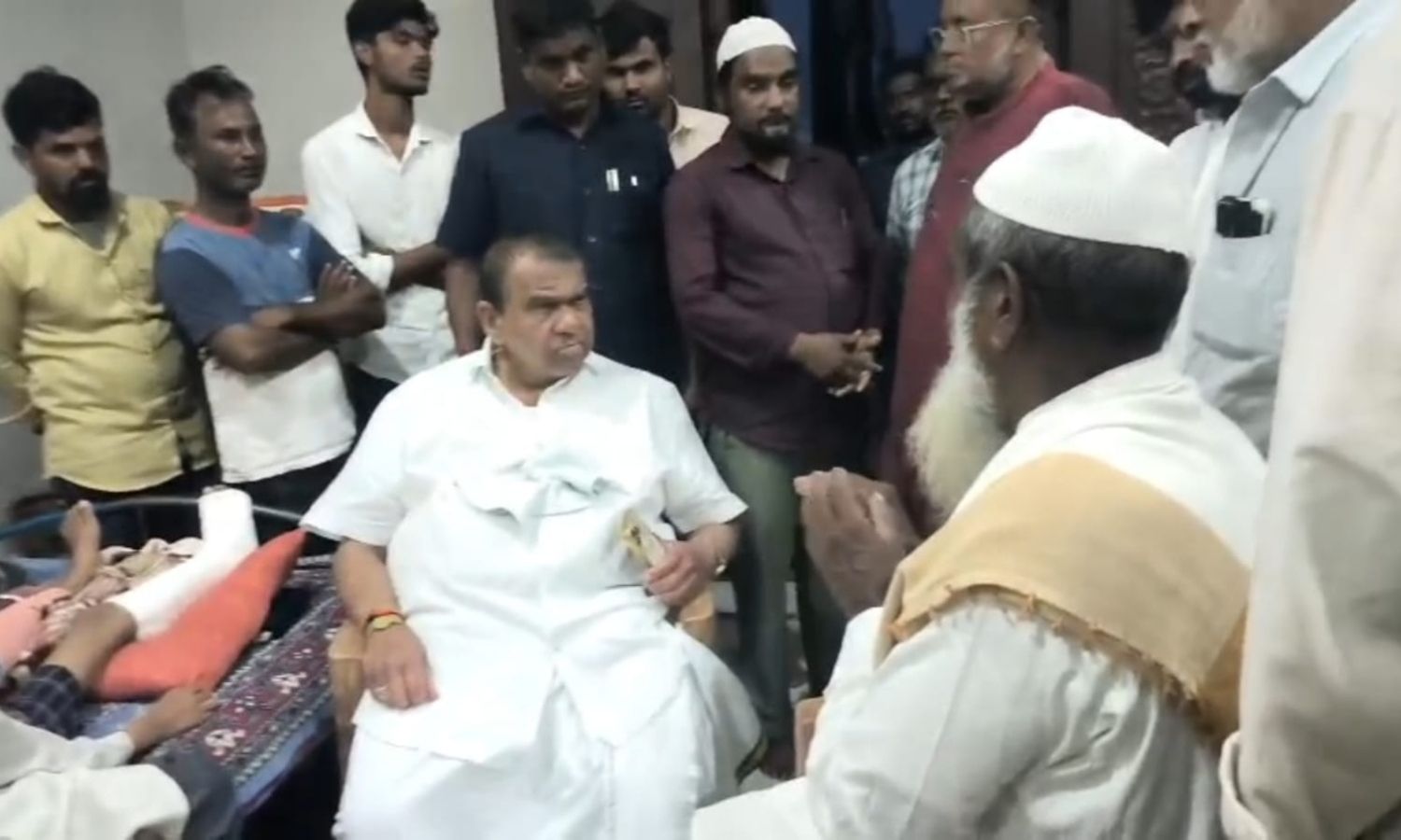 Banswada: బాలిక జైనబ్ కుటుంబాన్ని పరామర్శించిన ఎమ్