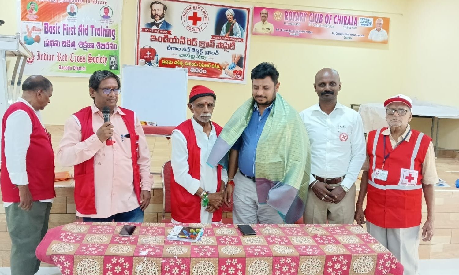 Chirala: చీరాలలో రెడ్ క్రాస్ ఆధ్వర్యంలో సీపీఆర్ శి