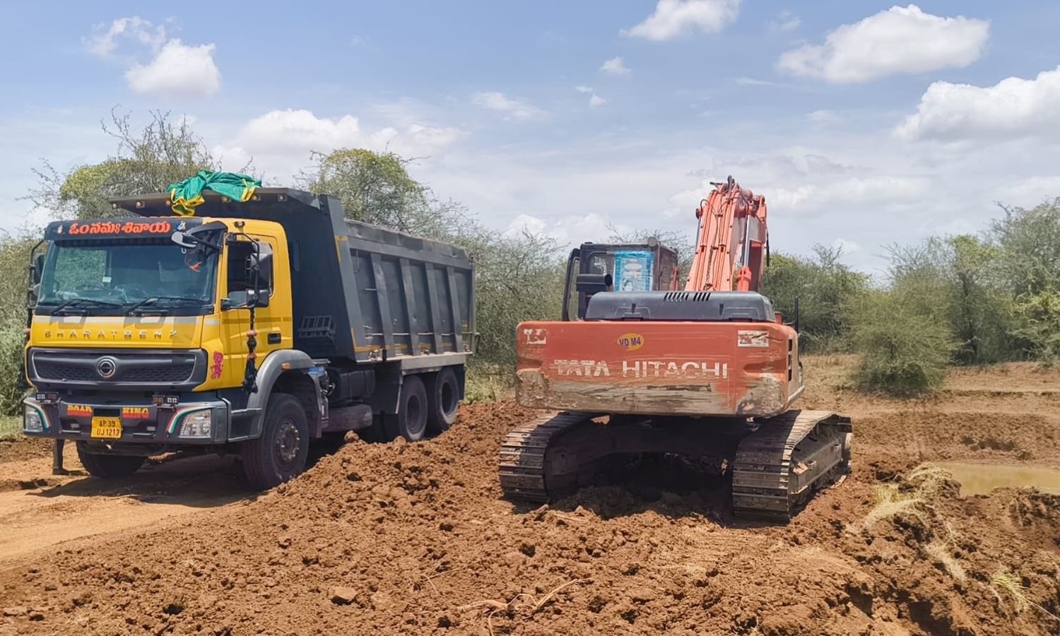 Nellore: కలిగిరి పెద్దచెరువుపై గ్రావెల్ మాఫియా కన్