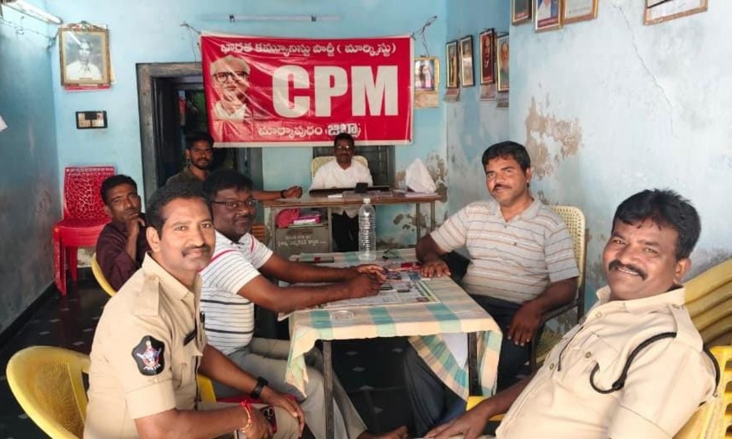 Markapur: మార్కాపురంలో పోలీసు పహారాలో సీపీఎం కార్య