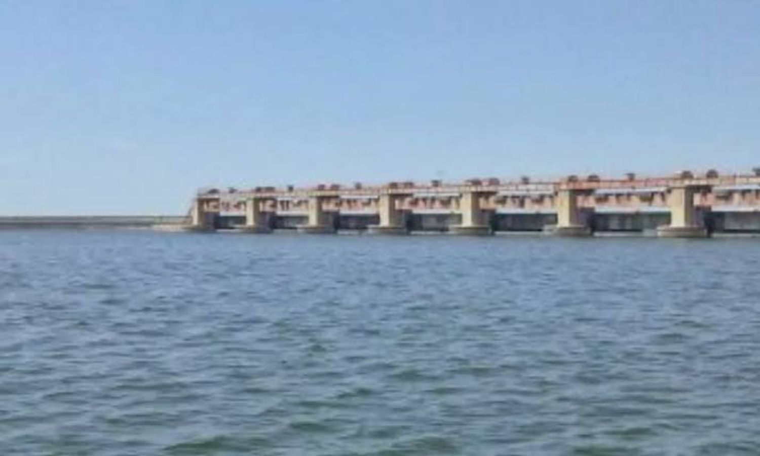 Jukkal: నిజాంసాగర్ ప్రాజెక్ట్‌కు వరద ఉధృతి క్రమంగా
