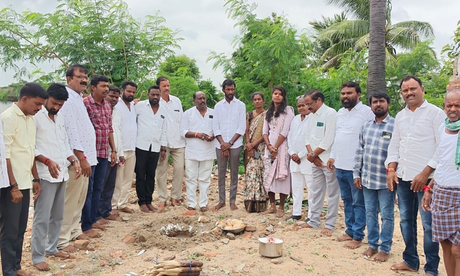 Sircilla: తాడూర్‌లో ఇందిరమ్మ ఇళ్ల నిర్మాణానికి భూమ
