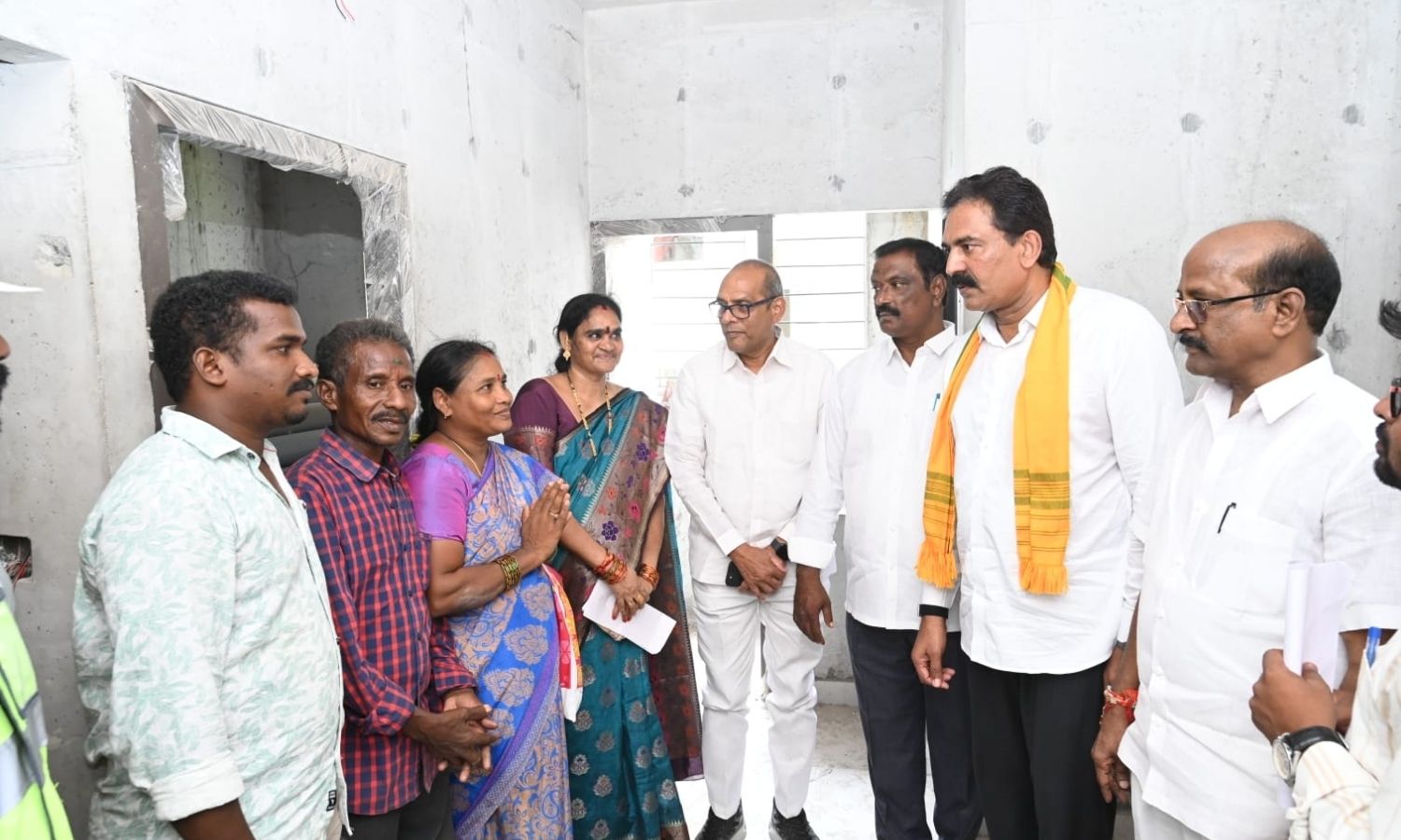 Penamaluru: జనవరి 15 నాటికి టిడ్కో ఇళ్ల తాళాలు అంద