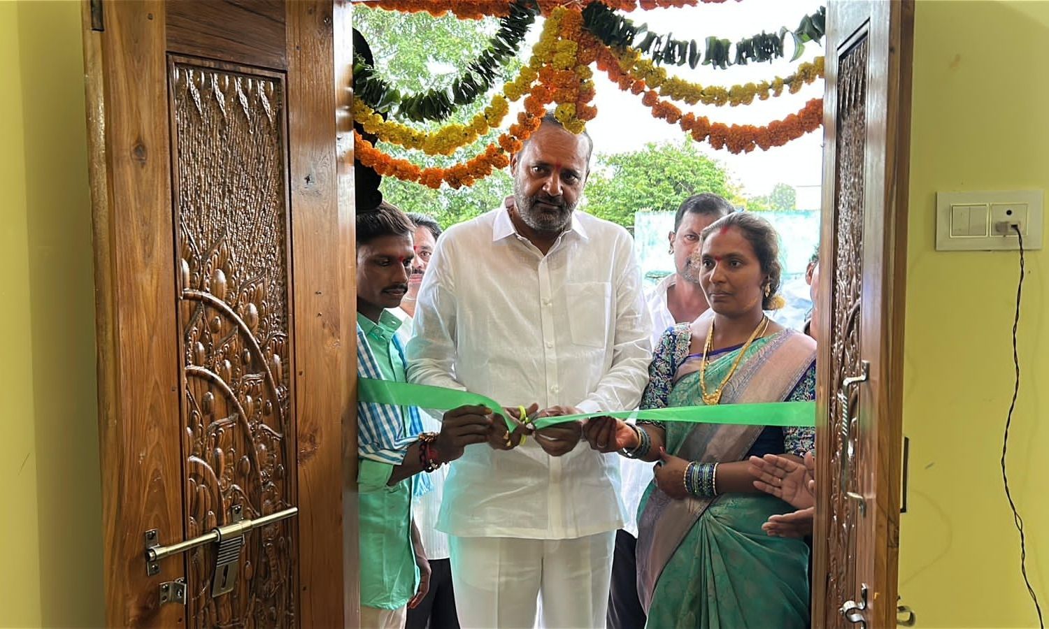 Sultanabad: ఇందిరమ్మ ఇండ్లను ప్రారంభించిన ఎమ్మెల్య