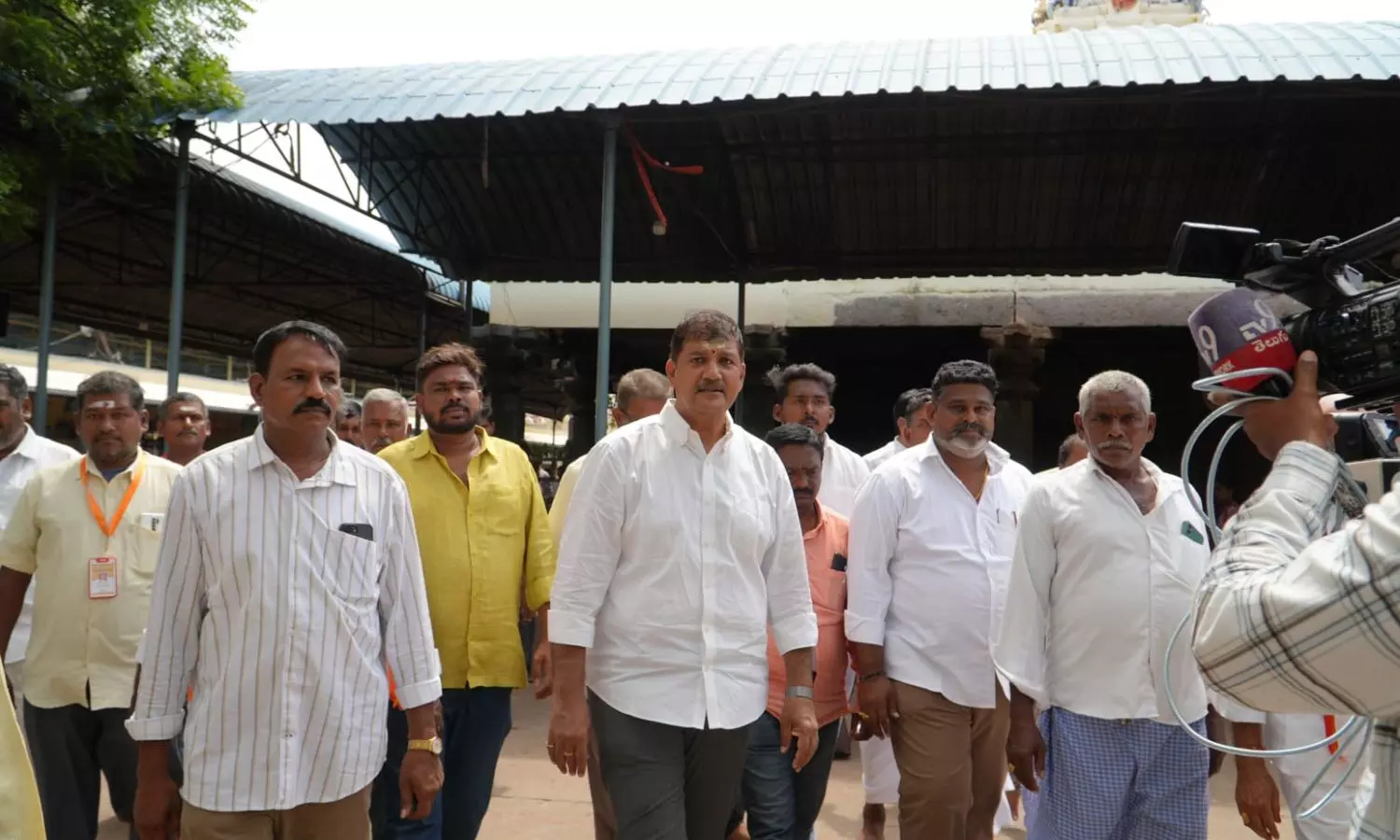 Ponnur