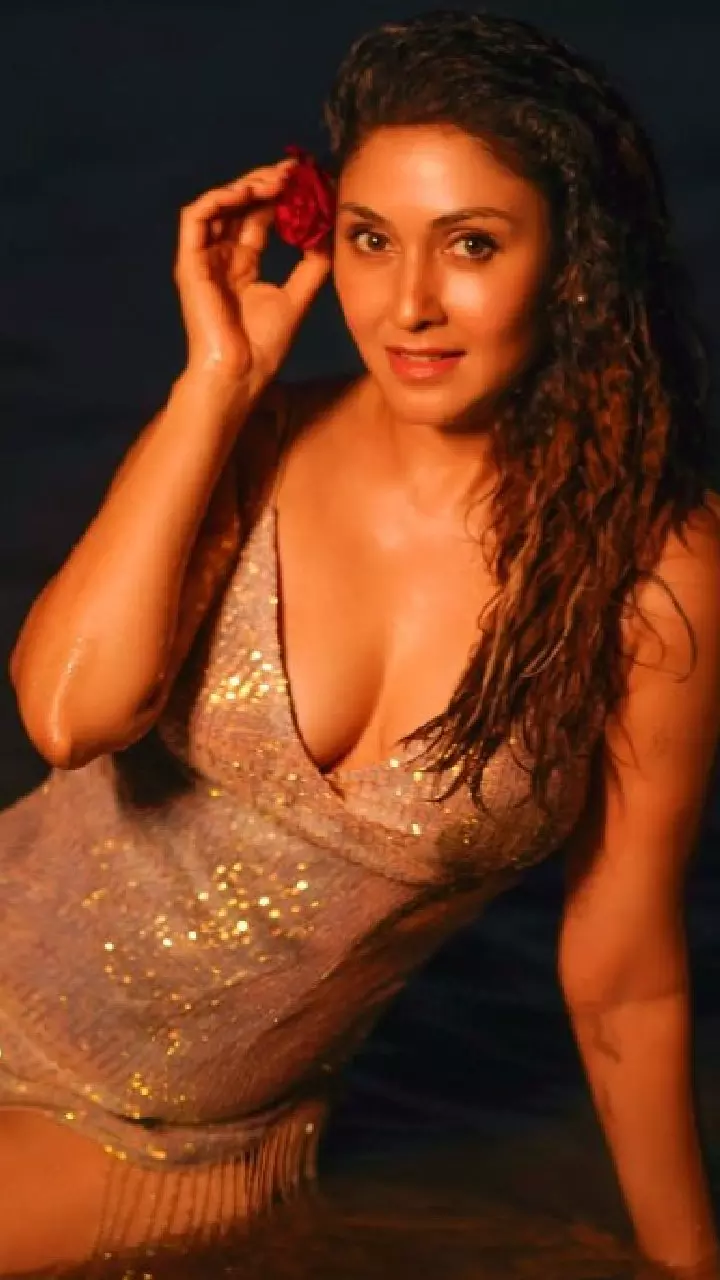 Manjari Fadnis: శక్తి సినిమాలో ఎన్టీఆర్‌తో మెరిసిన ఈ నటి గుర్తుందా?