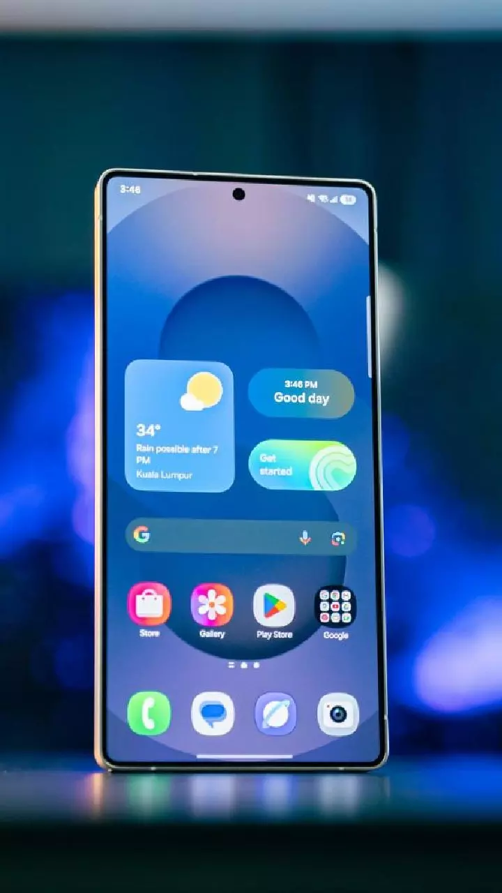 Android: 2008 నుంచి ఇప్పటివరకు.. ఆండ్రాయిడ్ OS ఎంతో మారిపోయిందో తెలుసా? Android: 2008 నుంచి ఇప్పటివరకు.. ఆండ్రాయిడ్ OS ఎంతో మారిపోయిందో తెలుసా?