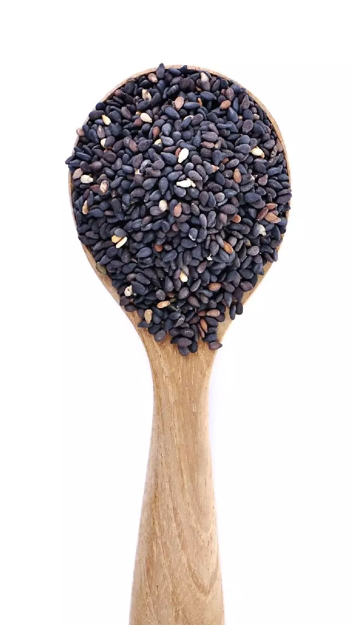 Black Sesame Seeds: రోజూ గుప్పెడు తింటే చాలు.. నెల రోజుల్లో జుట్టు సమస్యలన్నీ మాయం